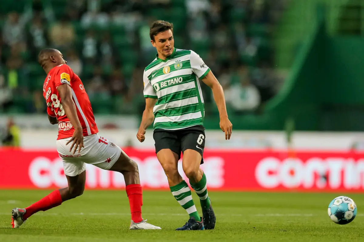 João Palhinha defronta Benfica, em 2022 (créditos: Gerardo Santos / Global Imagens)