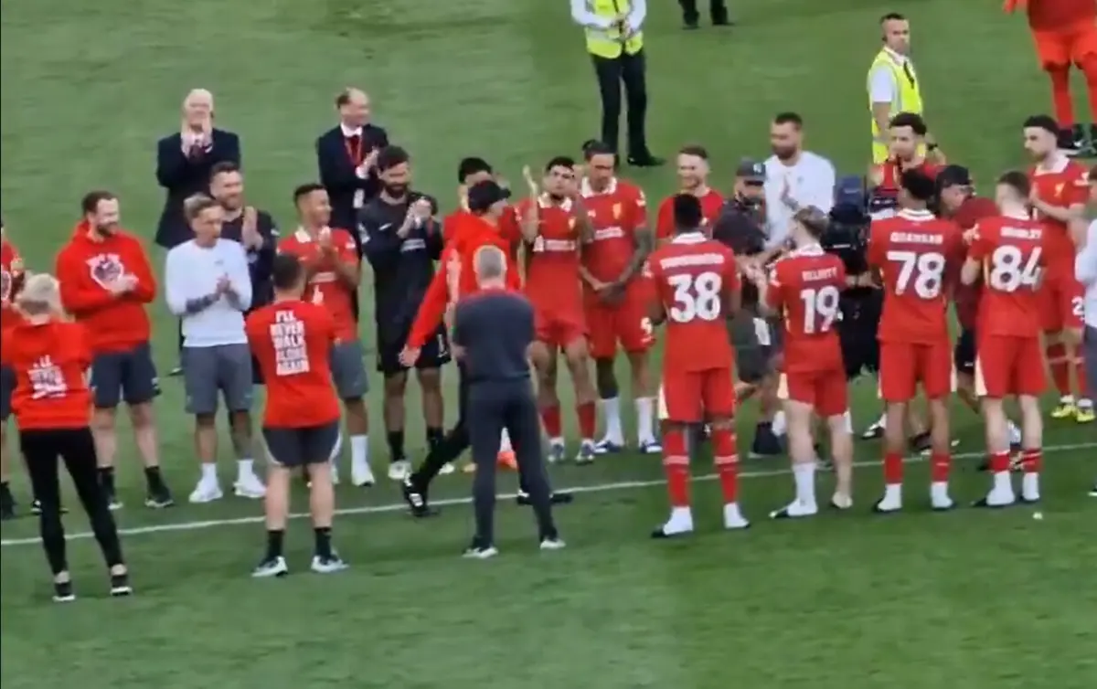 Imagem de contexto do artigo Liverpool fez guarda de honra a Klopp e Darwin foi o único a não aplaudir