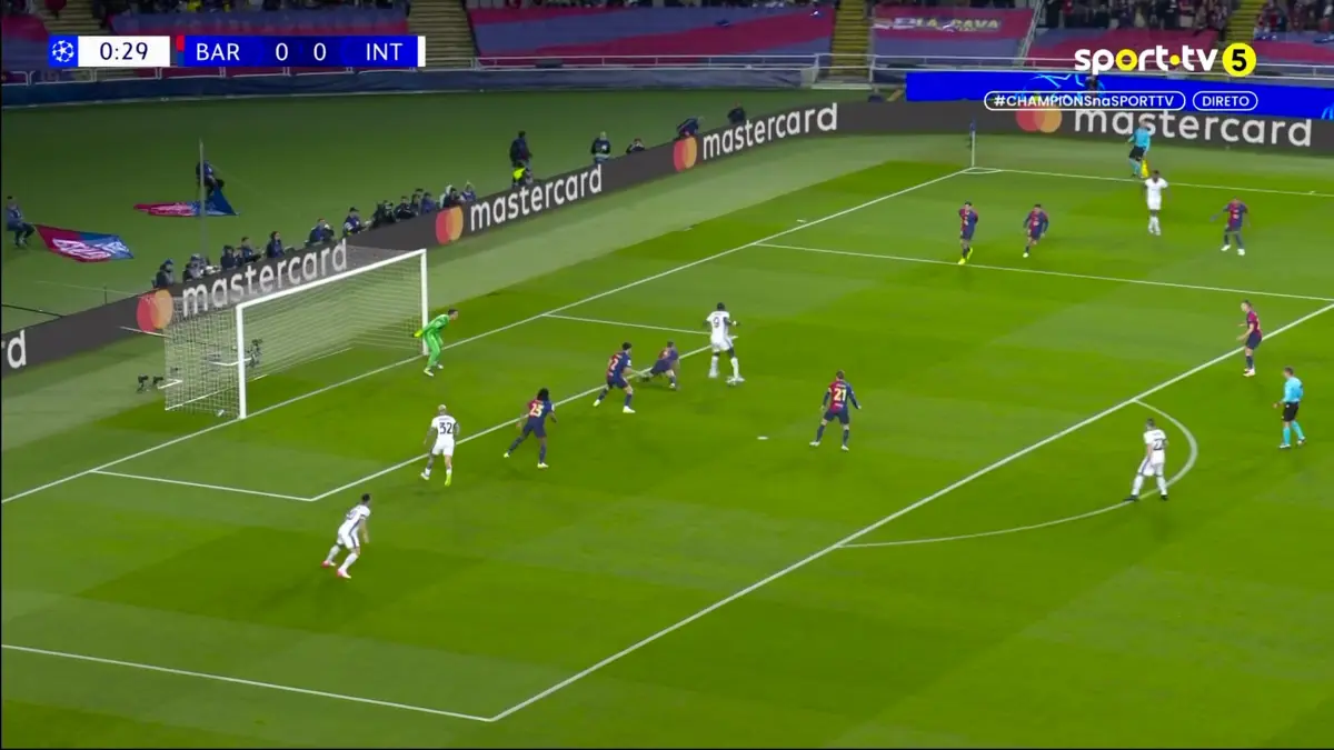 Imagem de contexto do artigo Barcelona-Inter: golo de calcanhar aos 30 segundos faz história. Ora veja