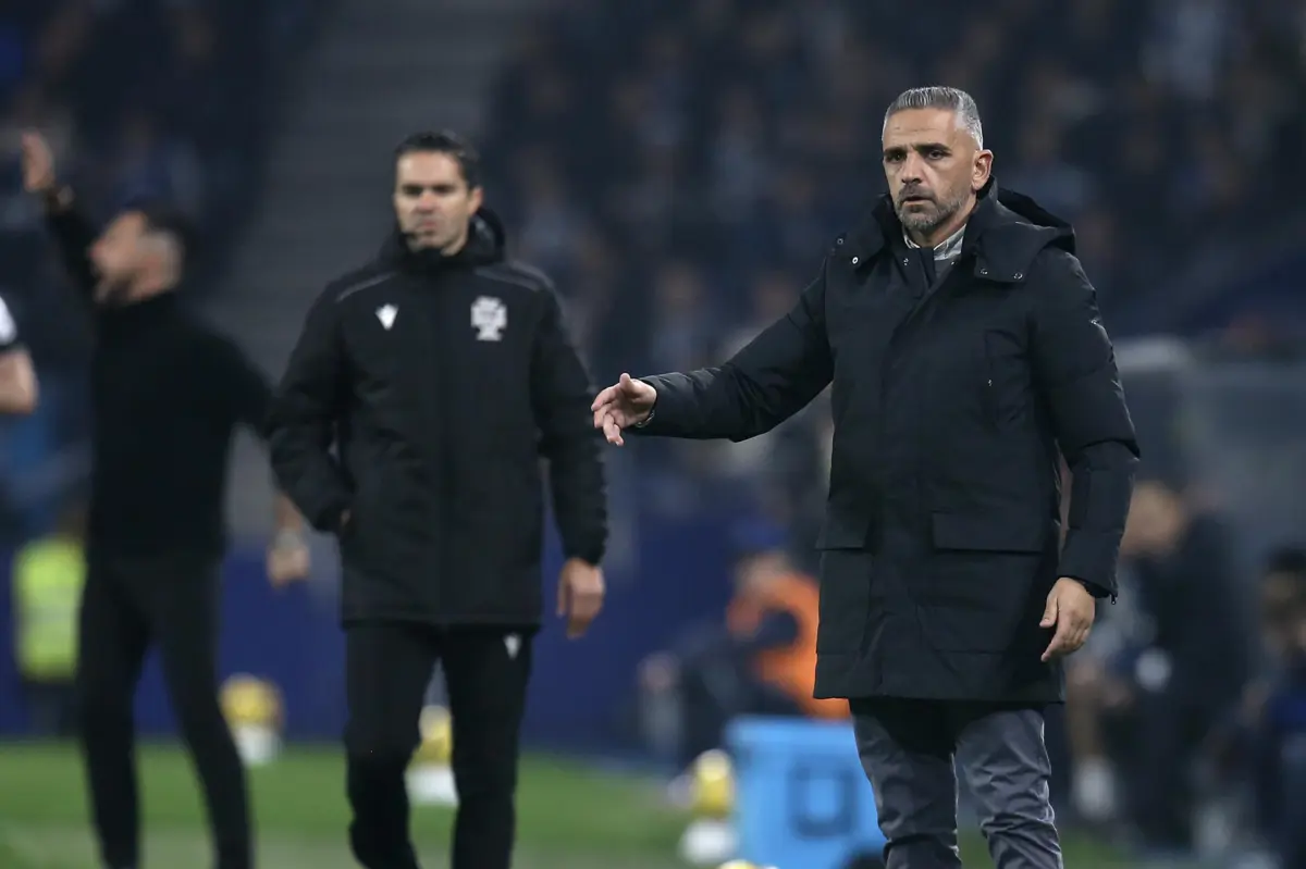 Sporting head coach, Rui Borges, during the Portuguese First League soccer match with FC Porto held at Dragão Stadium in Porto, Portugal, 9th February 2026. MANUEL FERNANDO ARAUJO/LUSA