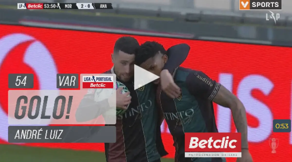 Imagem de contexto do artigo Moreirense-Estrela da Amadora: André Luís fez o 2-1 neste lance