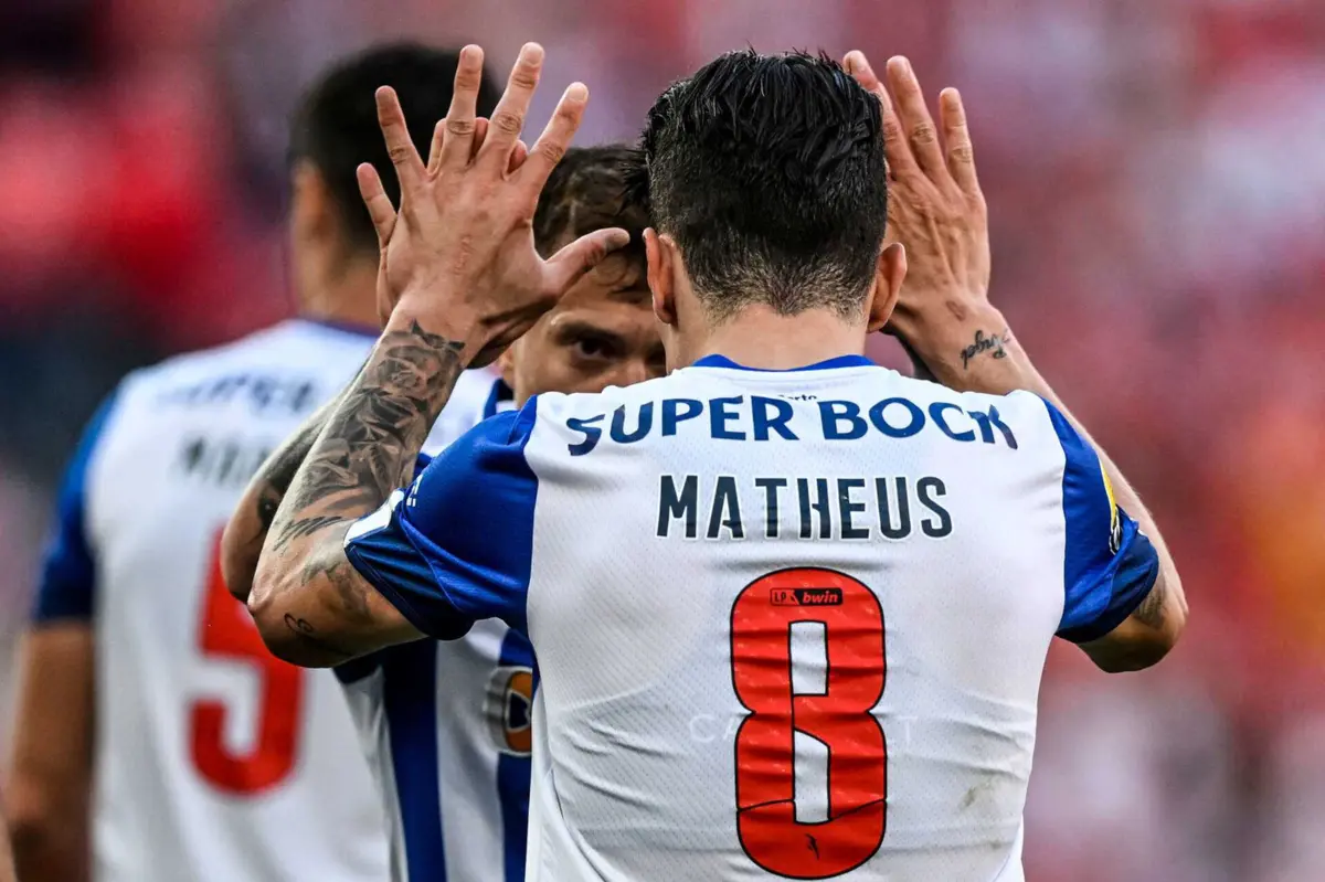 Imagem de contexto do artigo "Otávio e Uribe sabem o que é ser Porto. Não se substitui isso de um dia para o outro"