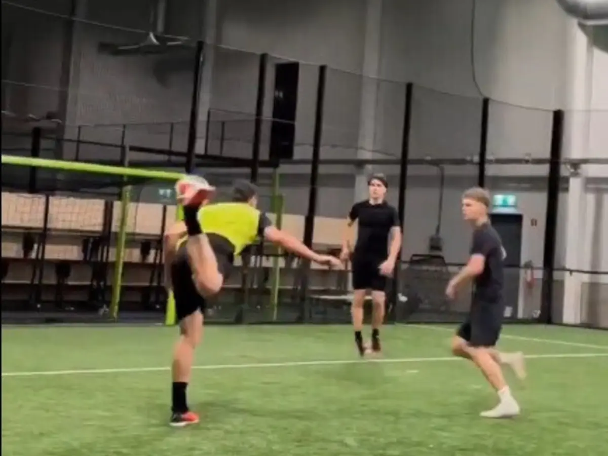 Imagem de contexto do artigo Ibrahimovic marca golaço acrobático em jogo de cinco. Veja aqui