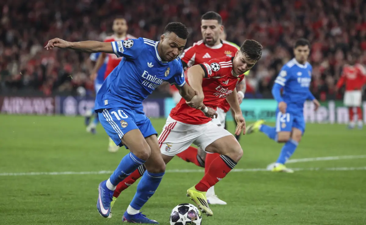 Mbappé e Dahl no jogo da Luz