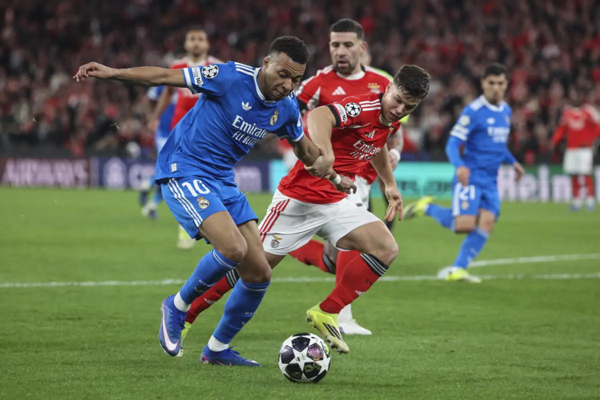 Mbappé e Dahl no jogo da Luz
