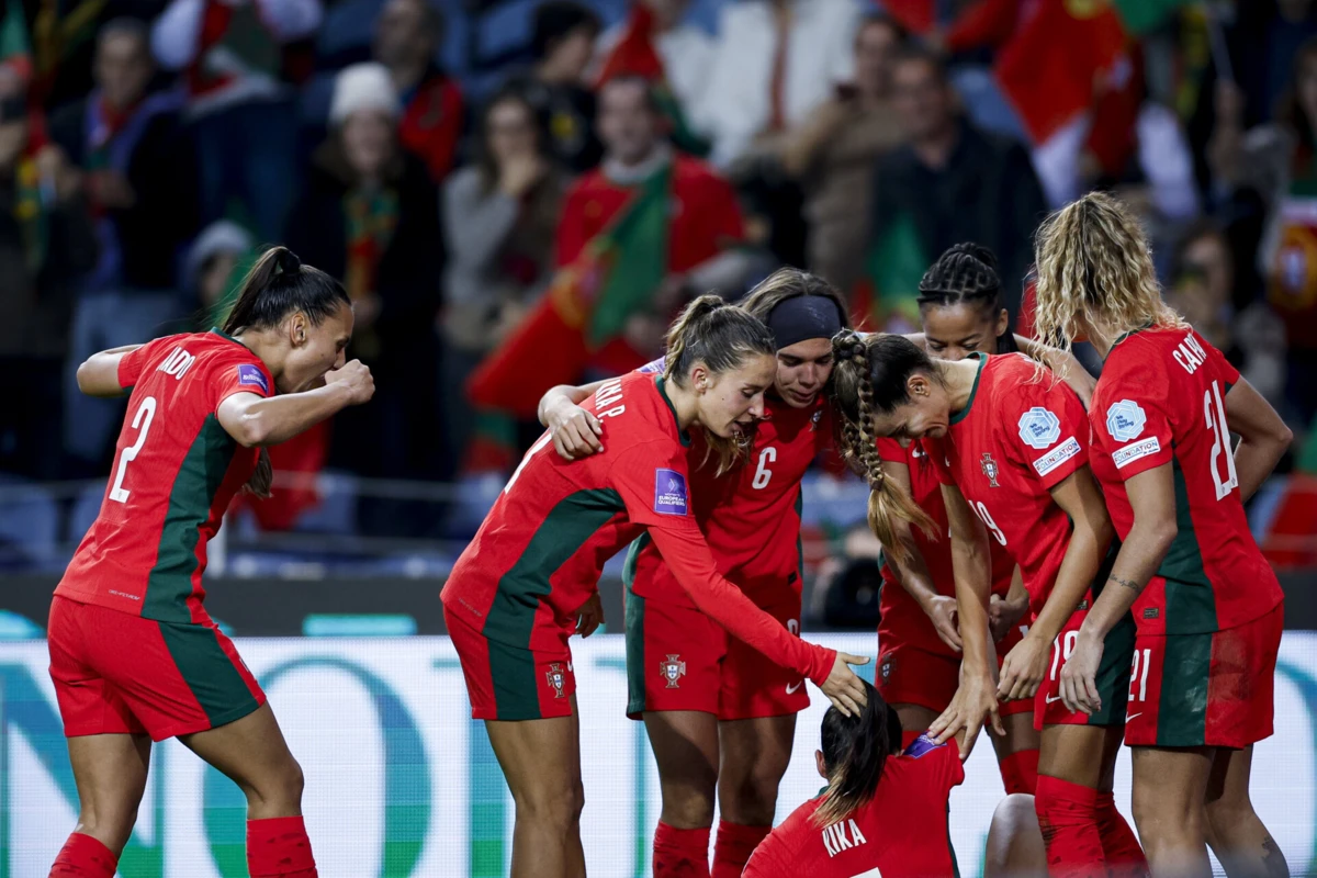 Francisco Neto divulgou a lista de 23 convocadas para o Europeu feminino