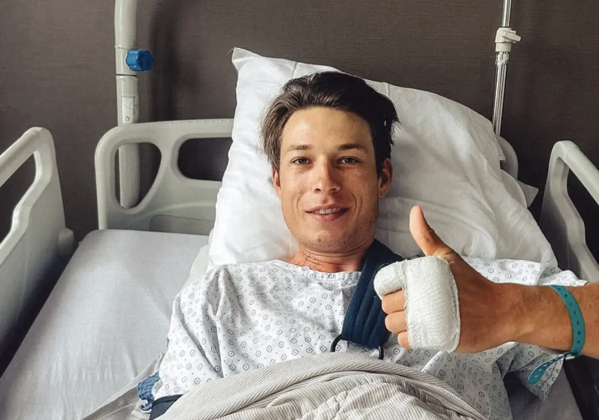 Imagem de contexto do artigo Philipsen já foi operado após abandono do Tour: "É difícil colocar em palavras..."