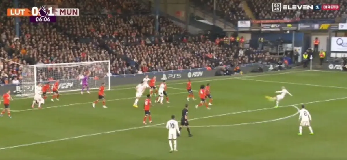 Bis de Hojlund (créditos: DAZN)