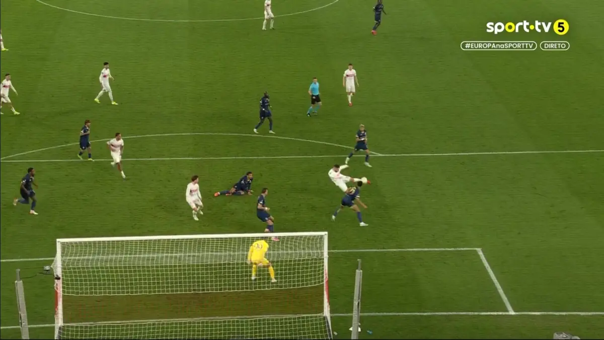 Imagem de contexto do artigo Thiago Silva ficou no relvado e Undav marcou no Estugarda-FC Porto