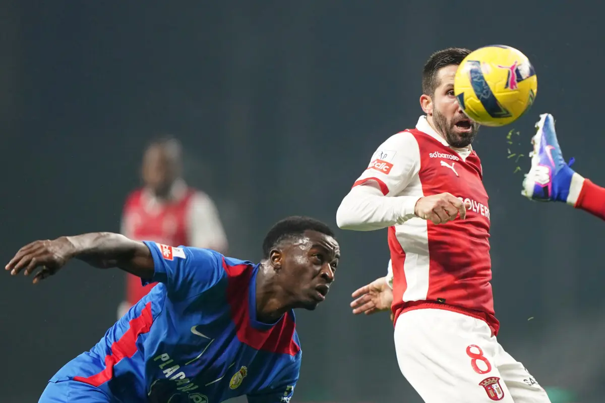 João Moutinho, à direita