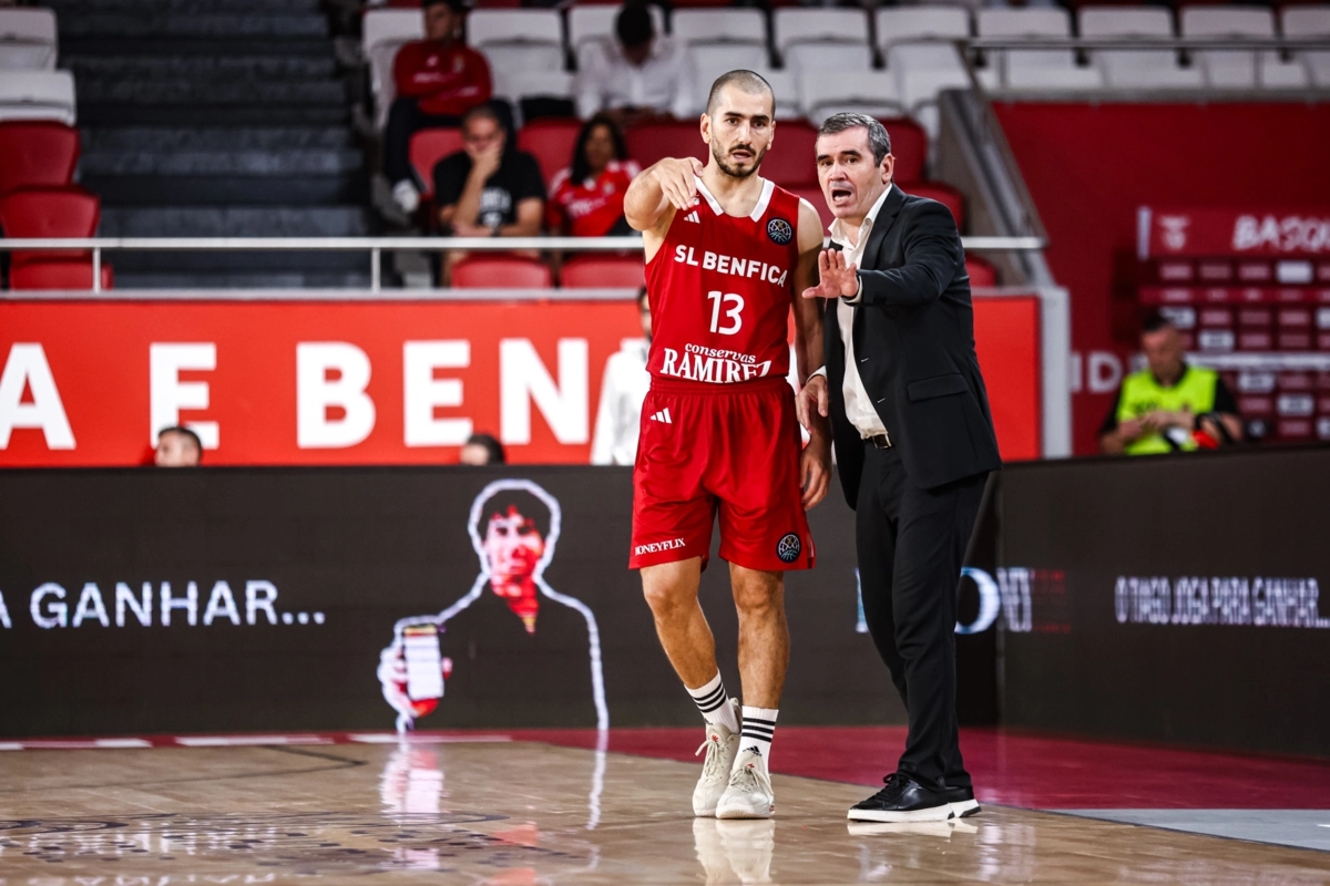 Lisboa,07/2025 - Esta noite a equipa do Sport Lisboa e Benfica de Basquetebol, recebeu a equipa do Dreamland Gran Canária para o 1ª jogo do Grupo H da Liga dos Campeões de Basquetebol no Pavilhão Fidelidade do estádio da Luz em Lisboa.
Diogo Gameiro, Norberto Alves
(Mário Vasa)
(Mário Vasa)