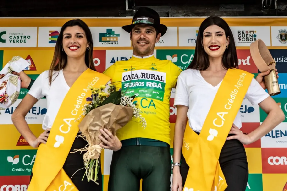 Eduard Prades, ao centro (UVP - Federação Portuguesa de Ciclismo)
