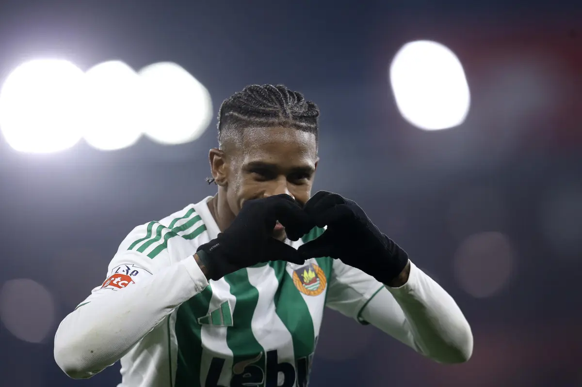 André Luiz marcou o primeiro golo do Rio Ave