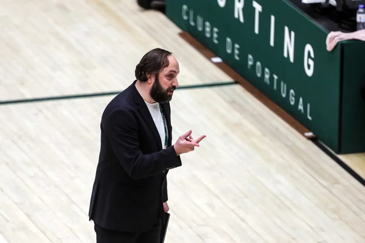 João Coelho, treinador do Sporting. Créditos: Mário Vasa / Global Imagens