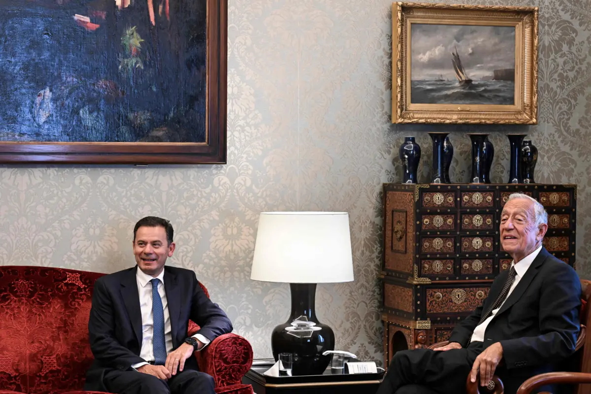 Luís Montenegro e Marcelo Rebelo de Sousa (Créditos: AFP)