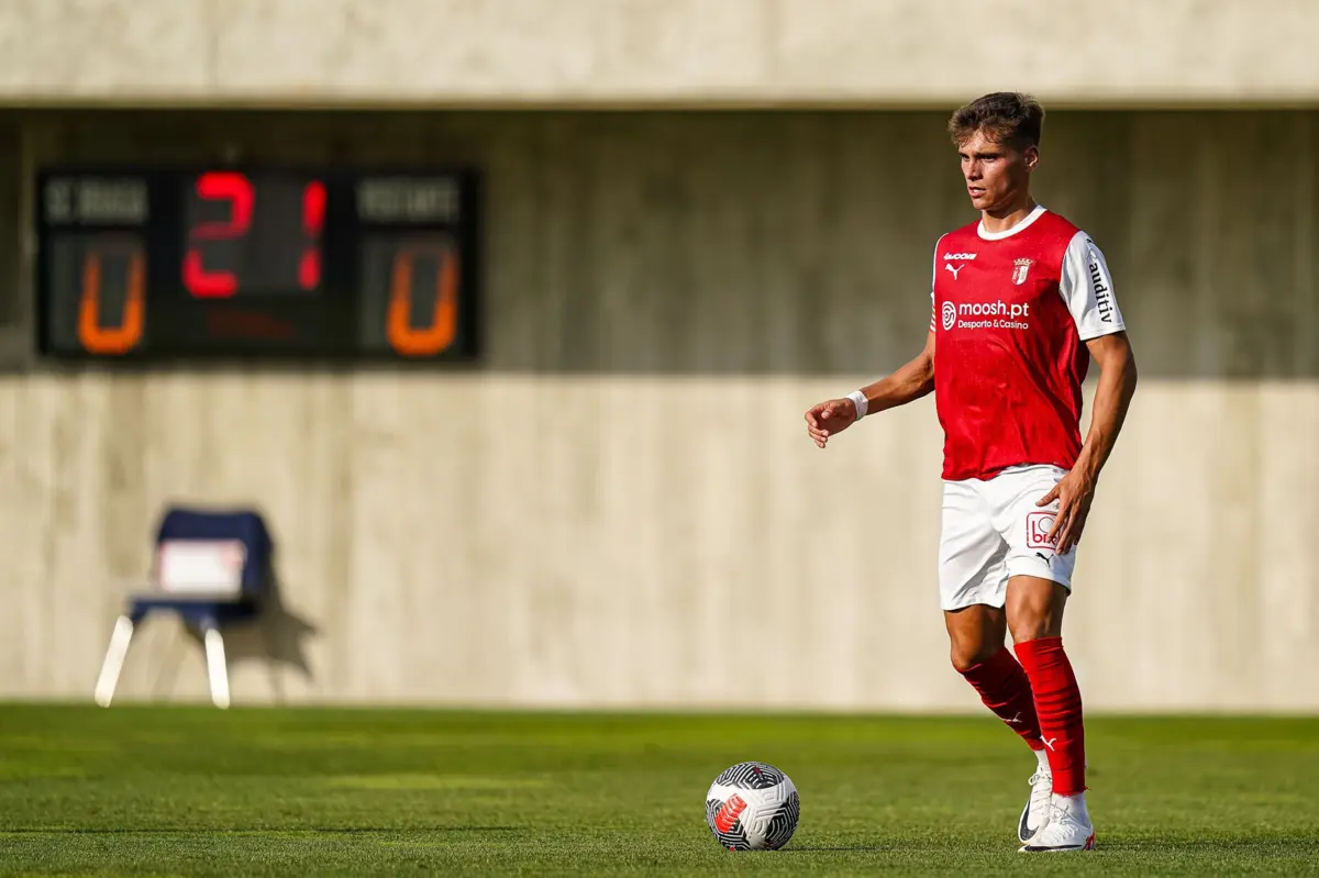 Dinis Gama, médio do Braga B