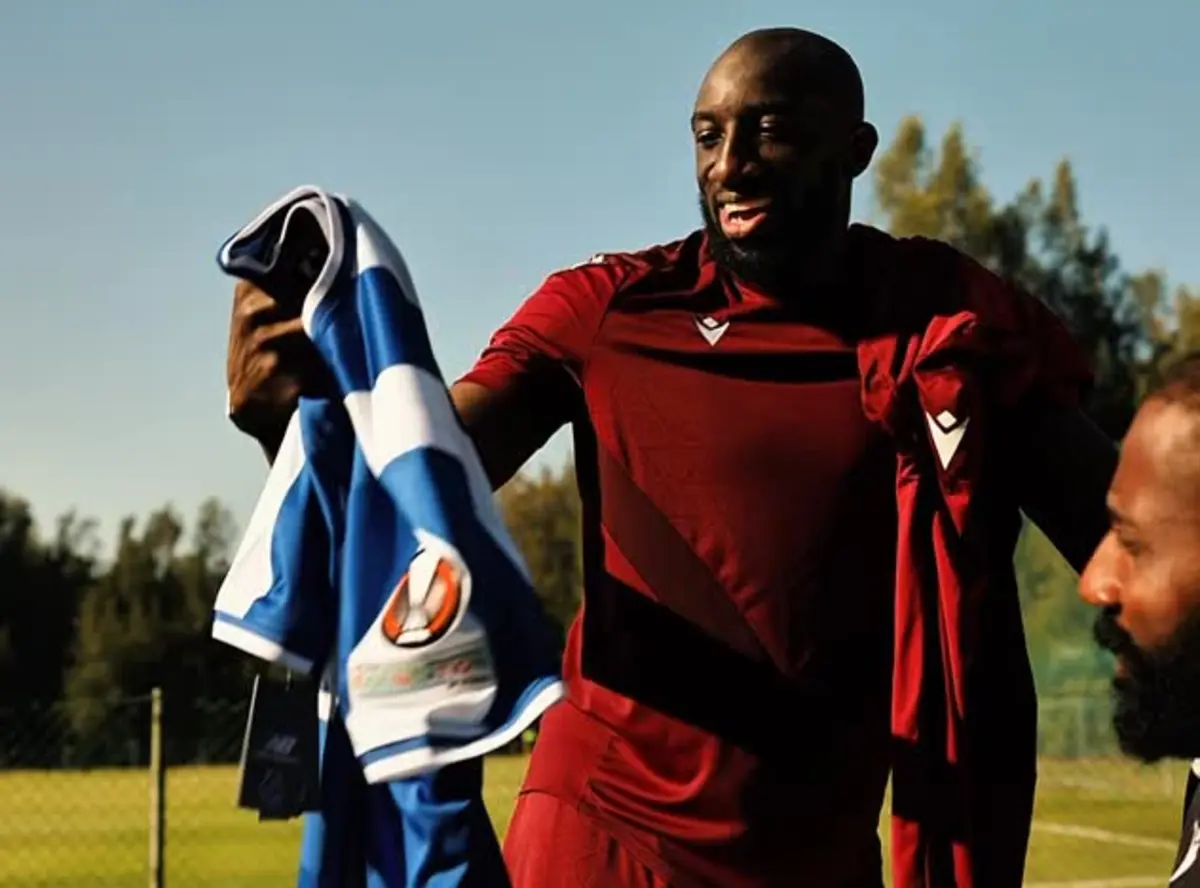 Imagem de contexto do artigo Marega recebeu camisola do FC Porto e a felicidade foi visível