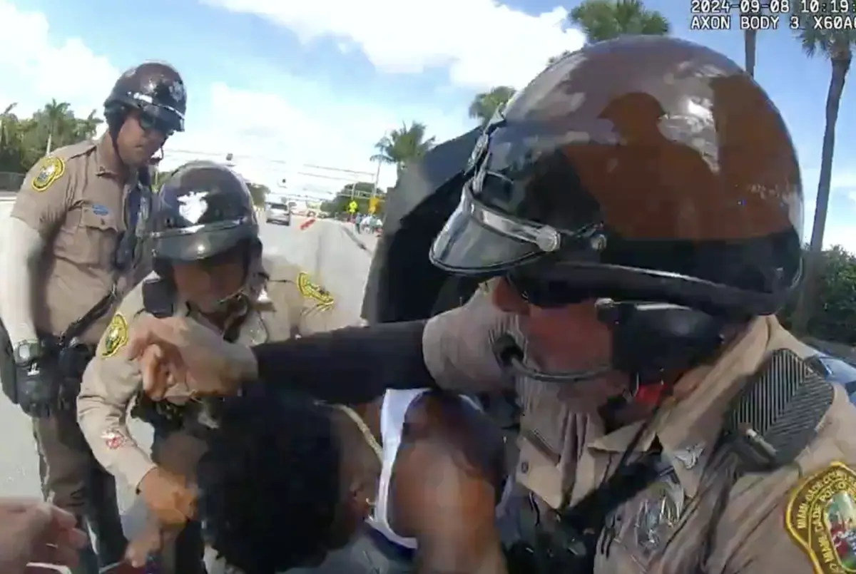 Imagem de contexto do artigo Revelado o vídeo da detenção de Tyreek Hill, estrela dos Miami Dolphins