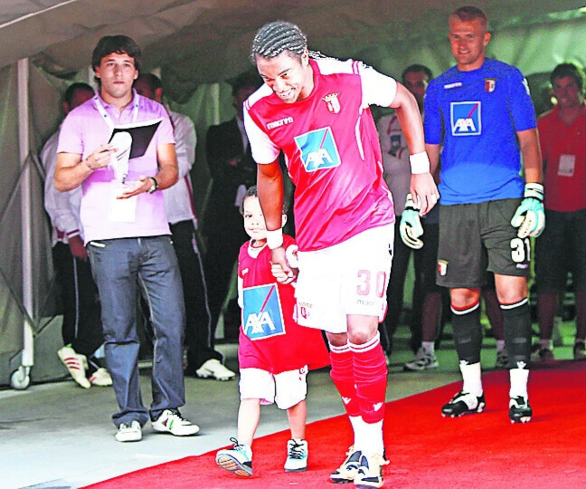 Alan com o pequeno Rodrigo