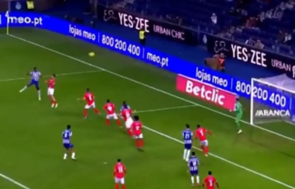 Imagem de contexto do artigo Otávio empata o FC Porto-Santa Clara de cabeça: assista ao vídeo