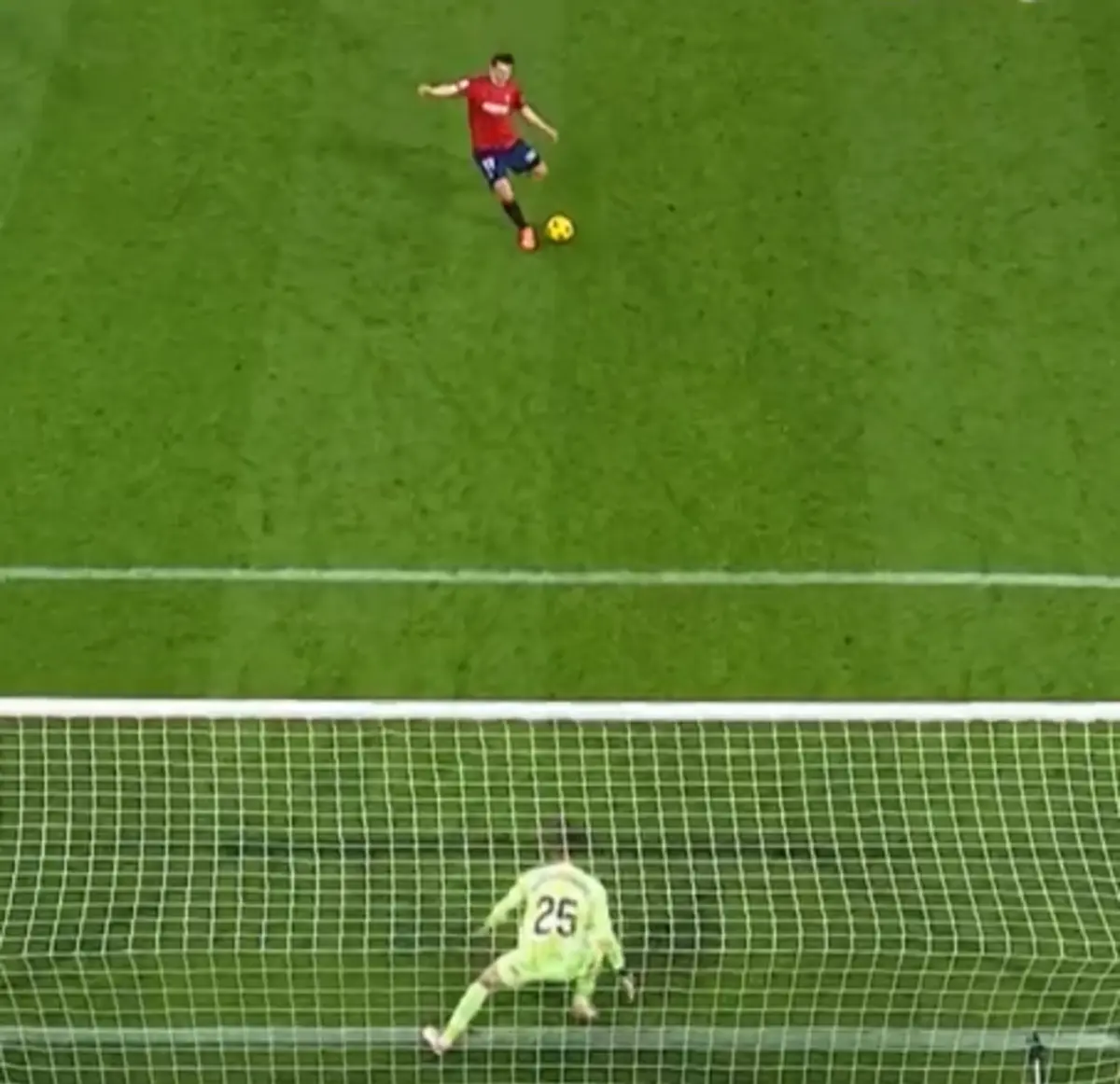 Imagem de contexto do artigo Veja o incrível falhanço que permitiu o triunfo do Valência contra o Osasuna