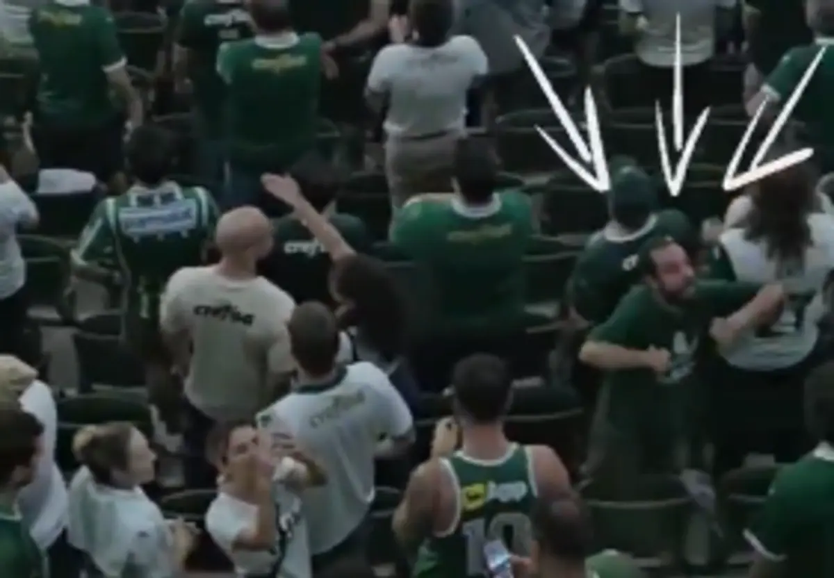 Imagem de contexto do artigo Palmeiras bane adepto que fez gestos racistas e federação paraguaia exige sanções duras