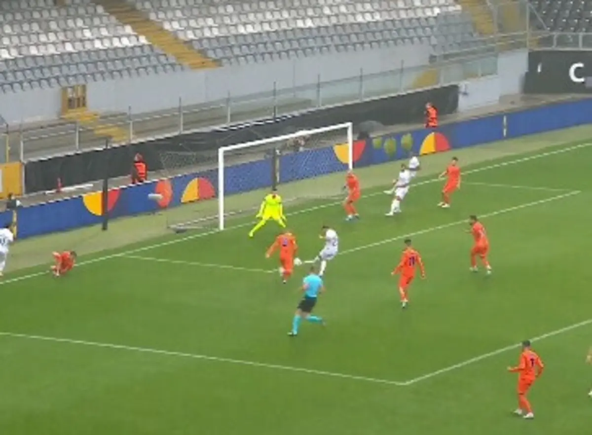 Imagem de contexto do artigo V. Guimarães-Celje: Samu inaugura o marcador após uma bela jogada de Kaio César