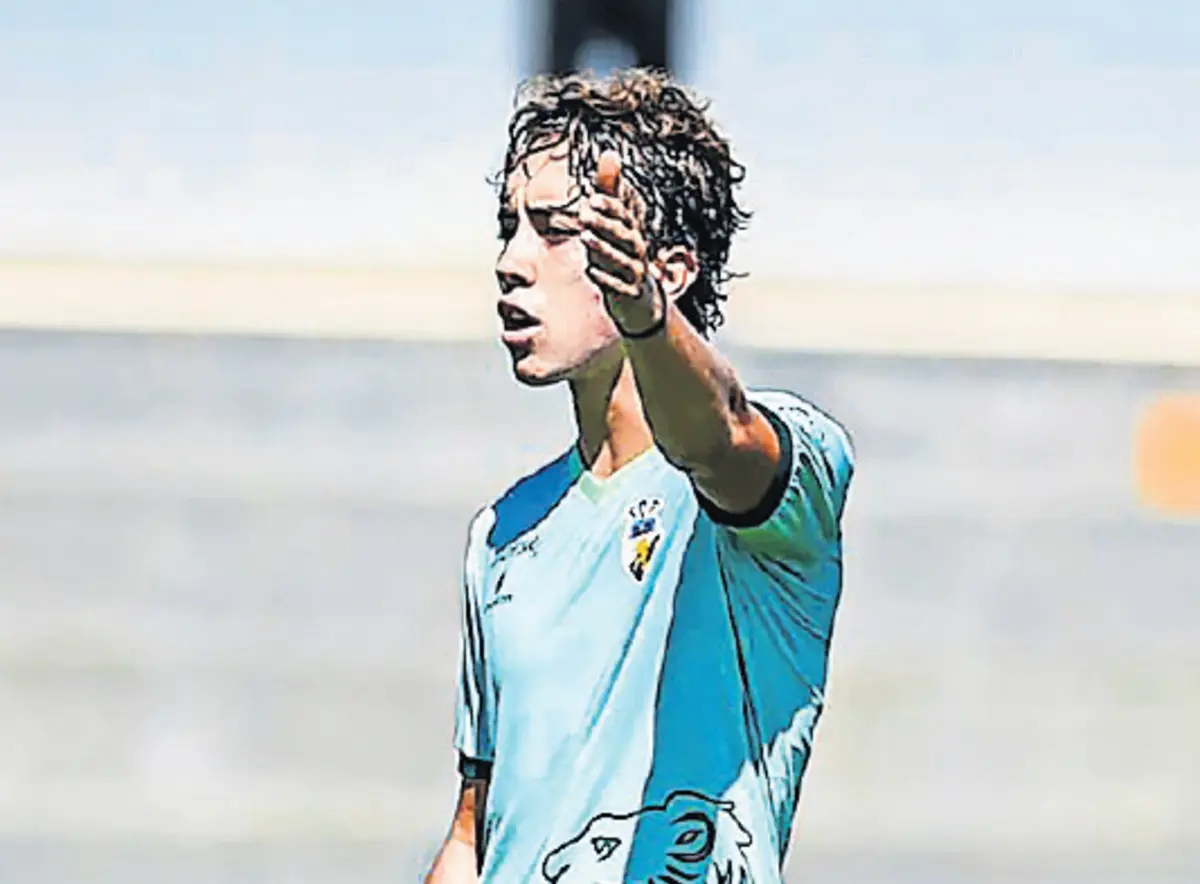 Matteo Lorenzi (Créditos: SC Farense)