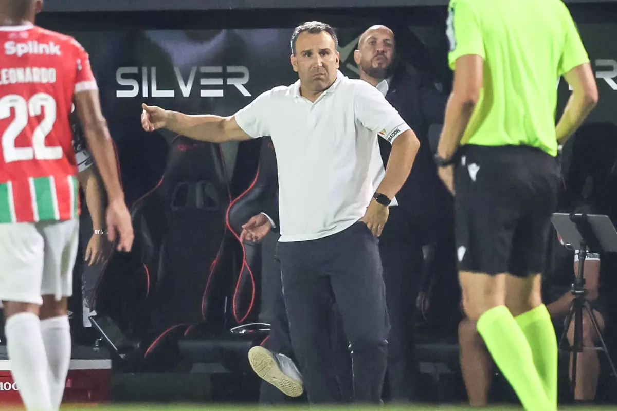 Sérgio Vieira manteve o Estrela na I Liga (Créditos: Gerardo Santos/Global Imagens)