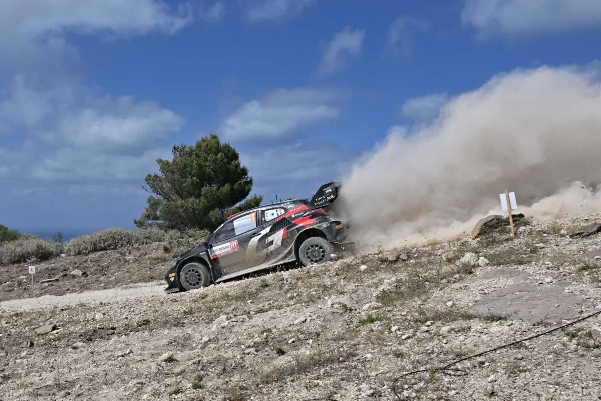 Ogier no Rali da Sardenha (Créditos: Andreas SOLARO / AFP)