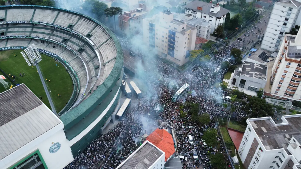 Imagem de contexto do artigo Na penúltima jornada, Josué sobe com o Coritiba ao Brasileirão