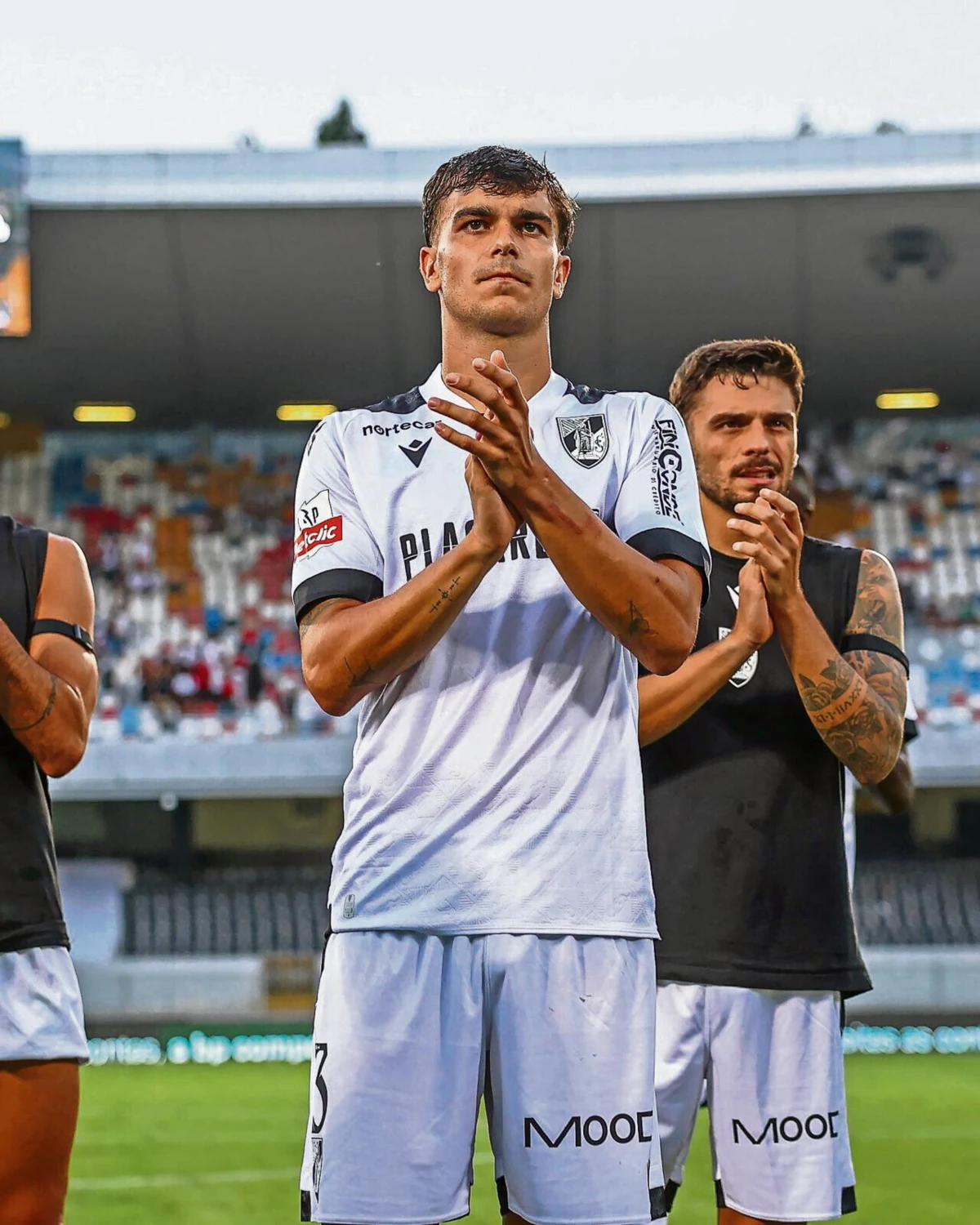 Miguel Nóbrega abriu o marcador para o Vitória no jogo com o Estoril (créditos: Vitória SC)