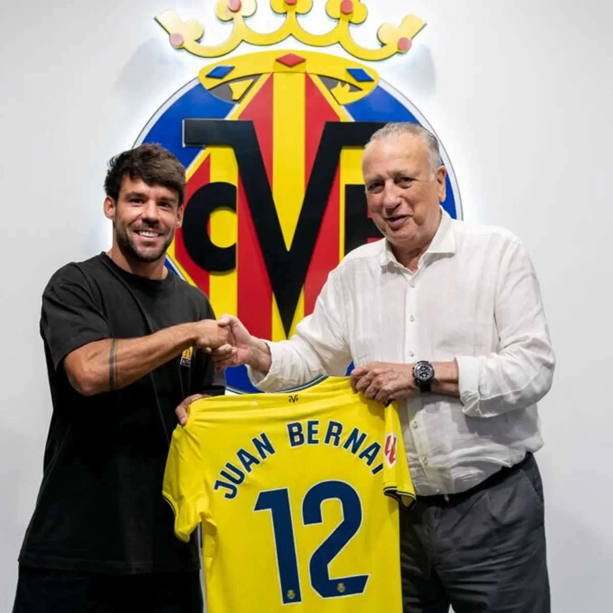 PSG volta a emprestar Juan Bernat