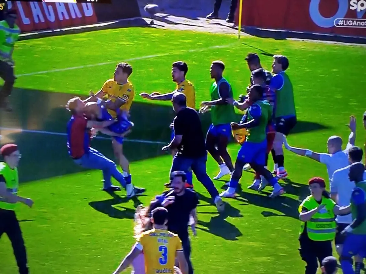 Imagem de contexto do artigo Processo disciplinar instaurado aos incidentes do Chaves-Estoril