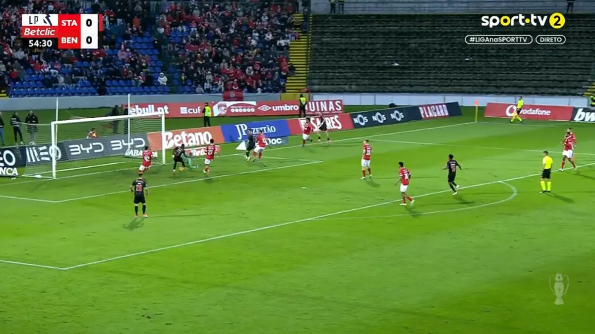 Imagem de contexto do artigo Bruma estreia-se a marcar com a camisola do Benfica: veja o lance