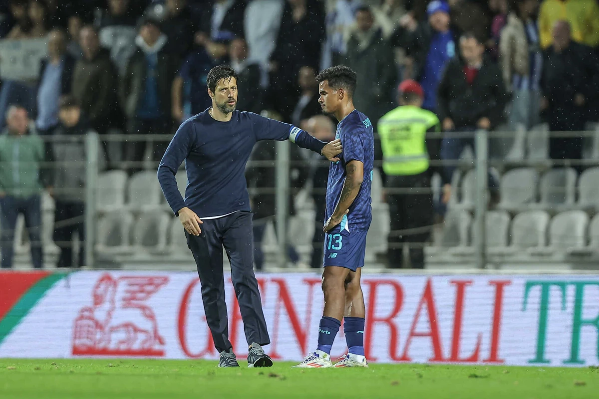 Situação de Vítor Bruno ficou mais fragilizada após a terceira derrota seguida do FC Porto