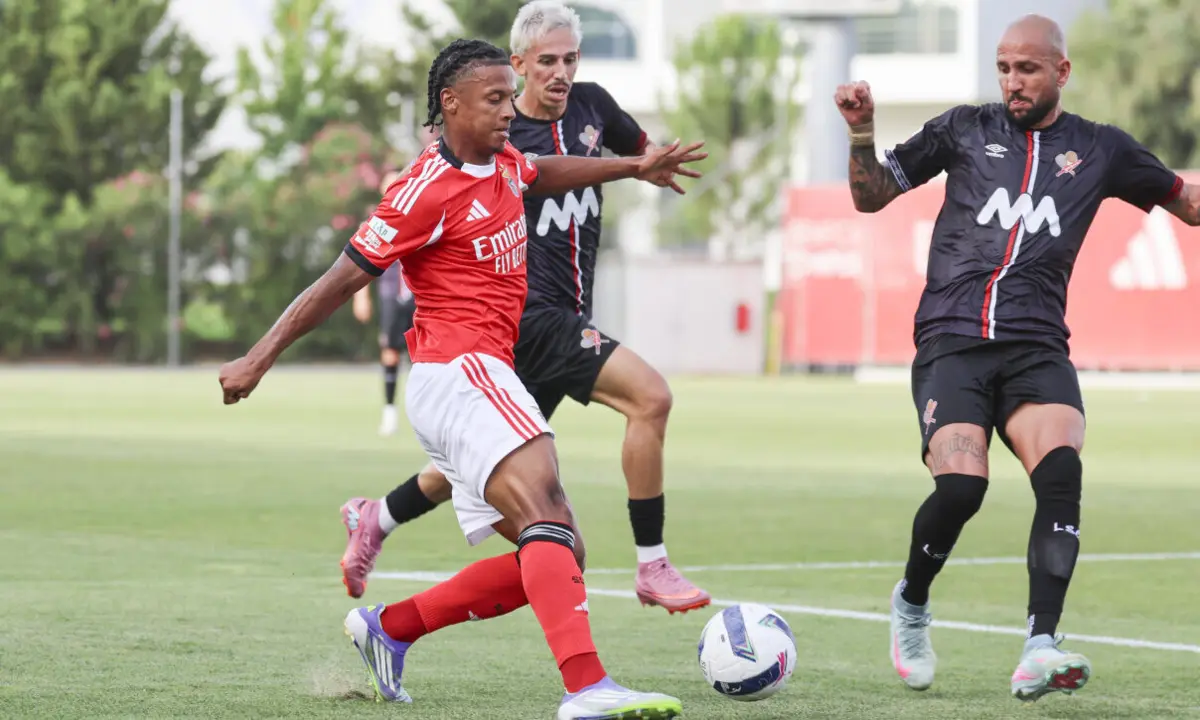 Imagem de contexto do artigo II Liga: Benfica B e Leixões empatam a um golo no Seixal