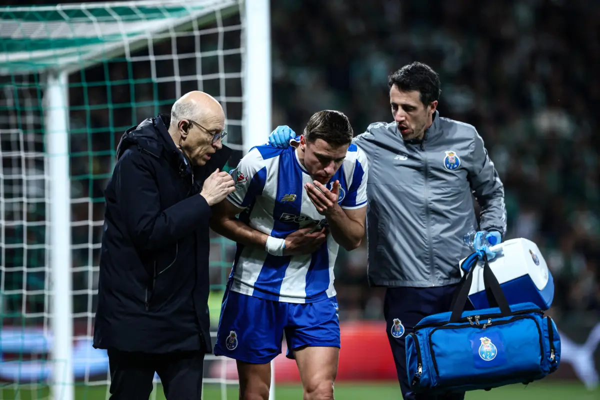 Bednarek lesionou-se em Alvalade