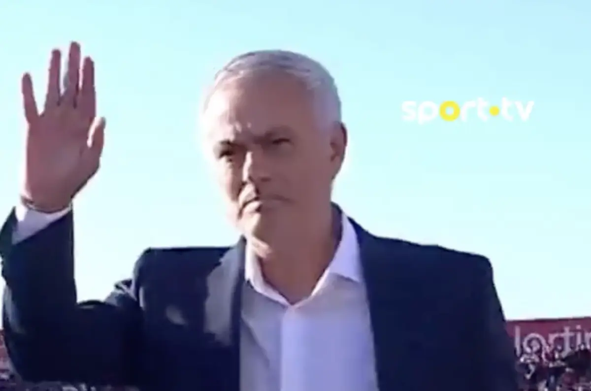 Imagem de contexto do artigo Mourinho foi muito aplaudido antes do Aves SAD-Benfica. Ora veja