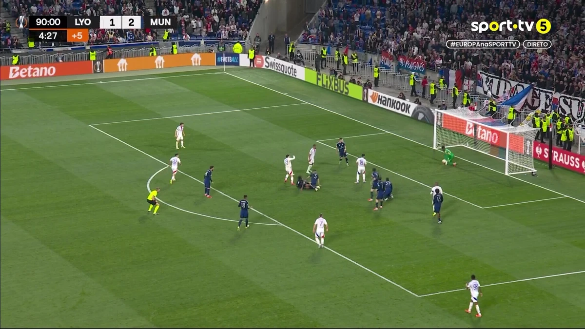 Imagem de contexto do artigo Onana volta a comprometer e Lyon empata nos descontos contra o Manchester United. Veja o golo