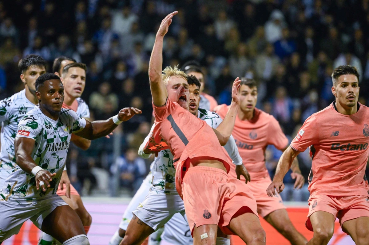 Faltas que dão penáltis são calcanhar de Aquiles do Moreirense