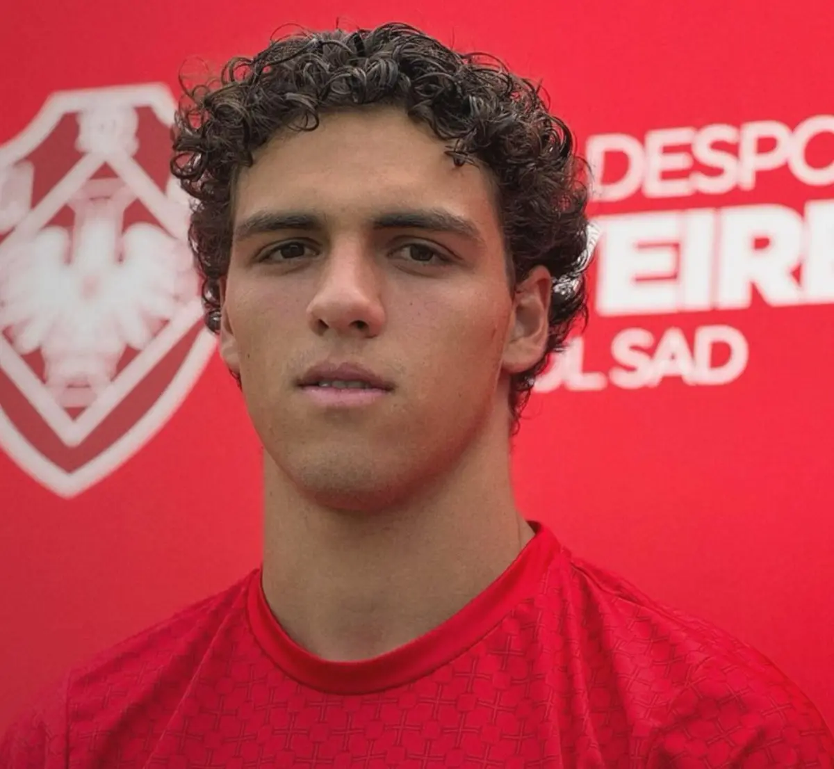 Imagem de contexto do artigo Oliveirense anuncia contratação de dois médios