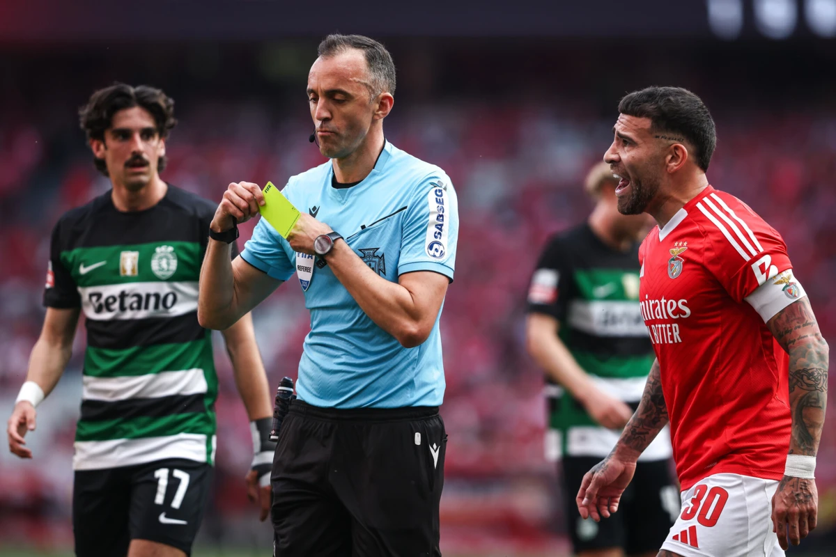 João Pinheiro no dérbi Benfica x Sporting
