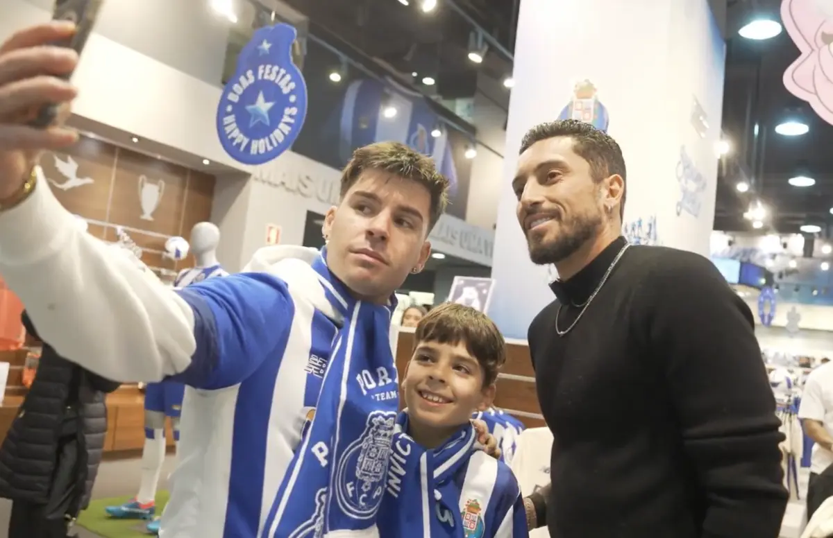 Imagem de contexto do artigo FC Porto mostra bastidores do regresso de Alex Telles: "Sinto-me muito em casa"