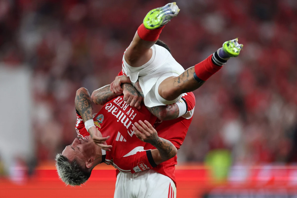 Prestianni e Otamendi (Créditos: AFP)