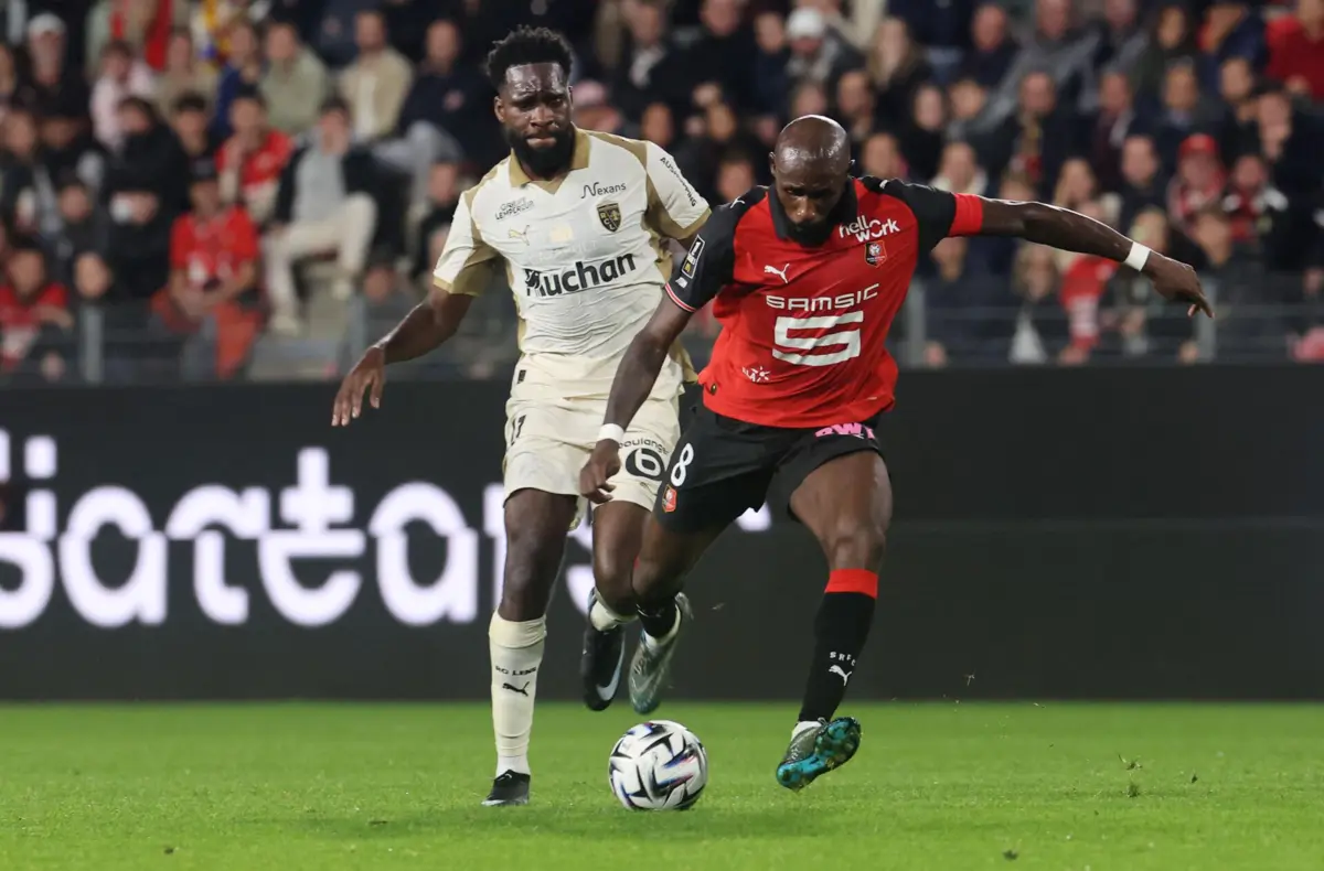 Seko Fofana, à direita, ao serviço do Rennes