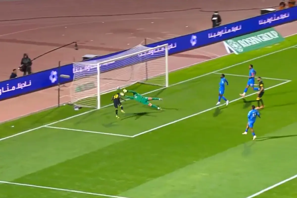 Imagem de contexto do artigo Roger Fernandes abriu o marcador no Neom-Al Ittihad: veja o golo contra Luís Maximiano