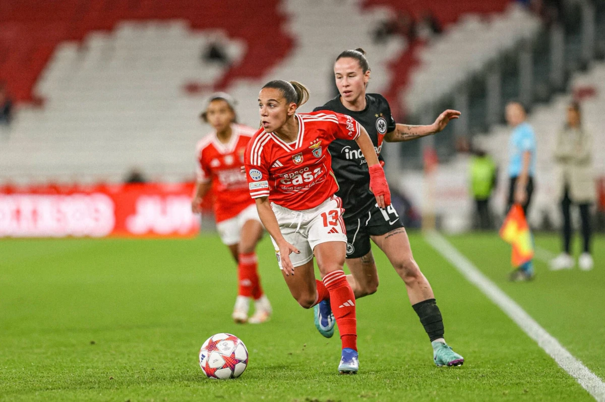 Imagem de contexto do artigo Lúcia Alves: à direita ou à esquerda, uma das melhores laterais da atualidade