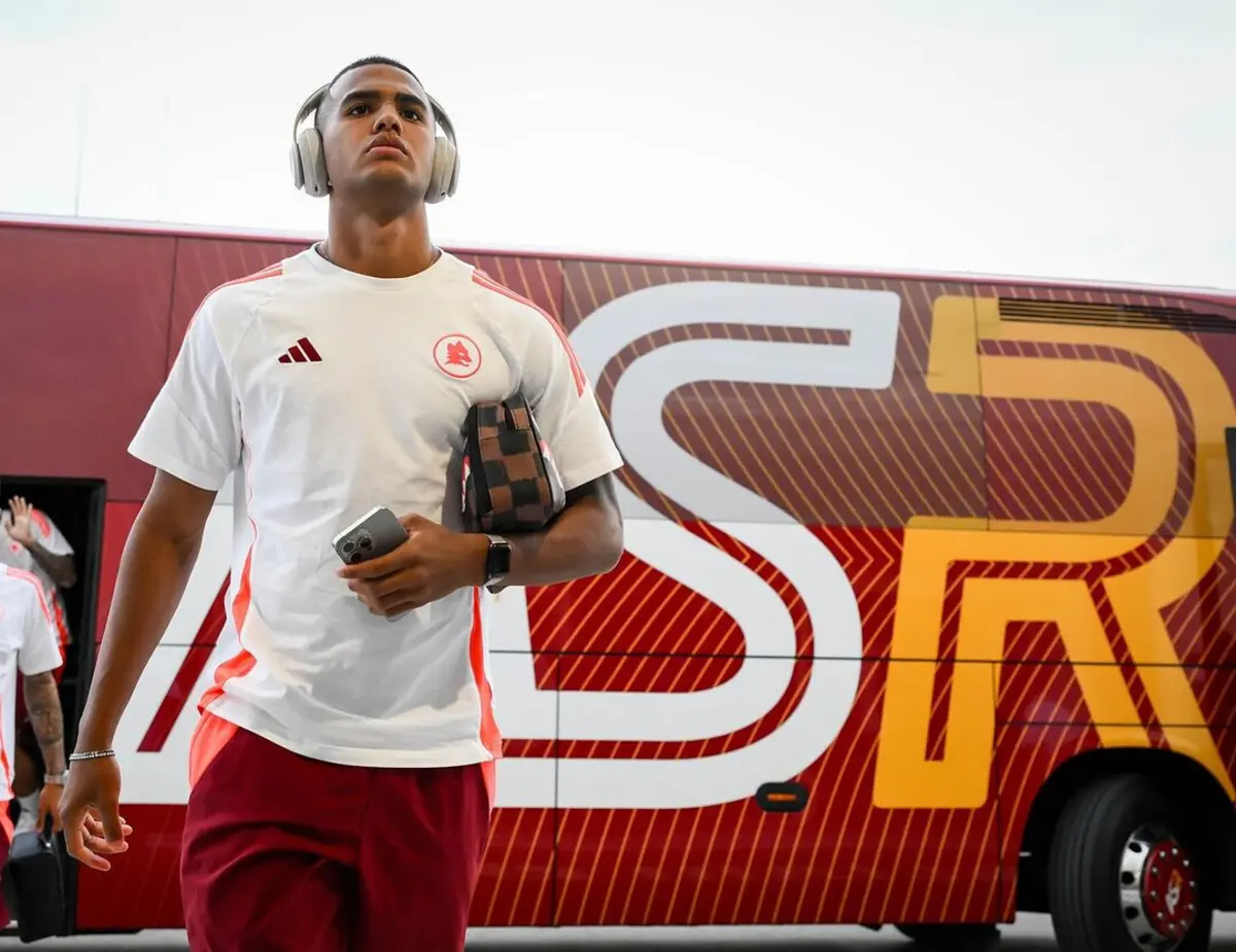 Imagem de contexto do artigo Avançado luso-brasileiro da Roma a caminho da Arábia Saudita