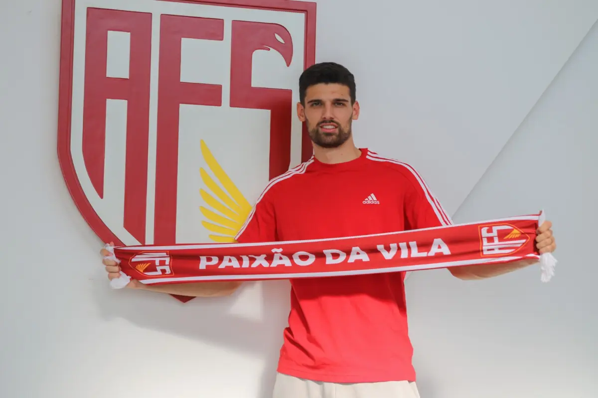 Imagem de contexto do artigo Em semana de duelo com o FC Porto, Baptiste Roux está recuperado de lesão